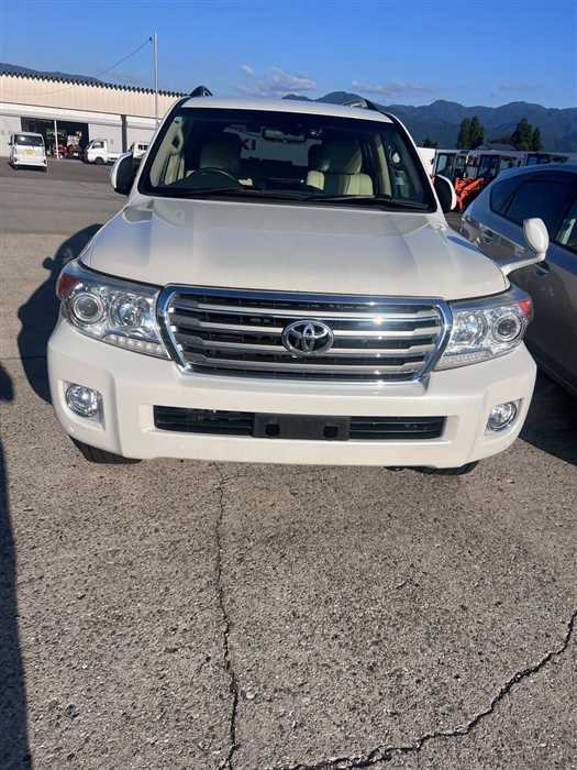 Toyota Land Cruiser 2013 photo 2