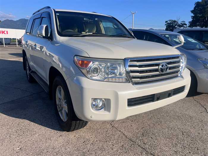 Toyota Land Cruiser 2013 photo 3