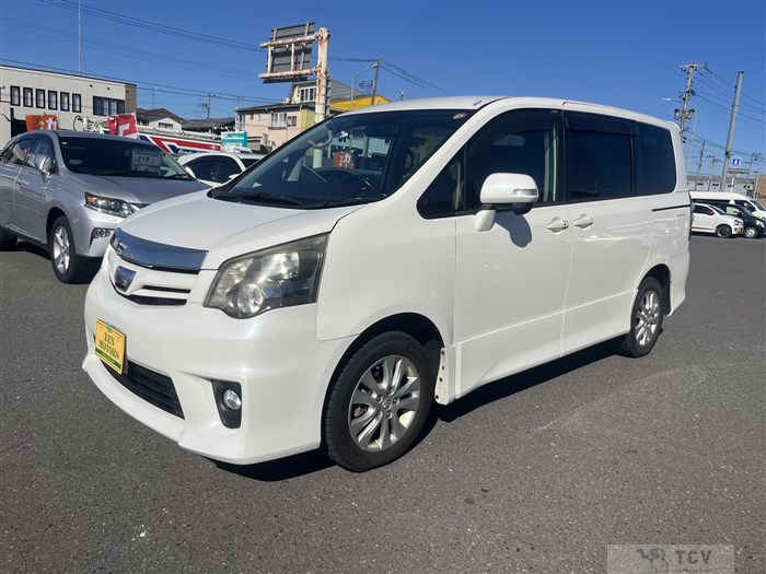 2010 Toyota Noah