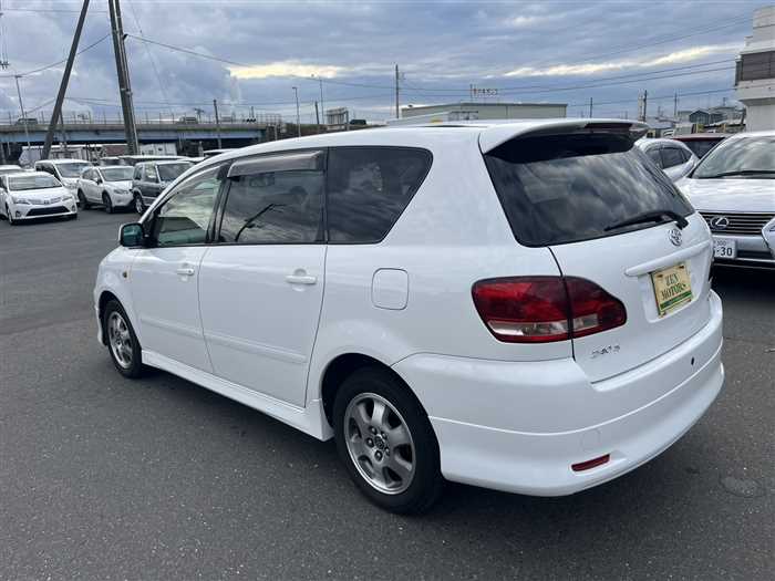 Toyota Ipsum 2003 photo 5