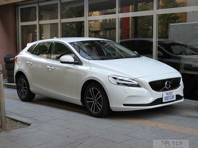 2019 Volvo V40