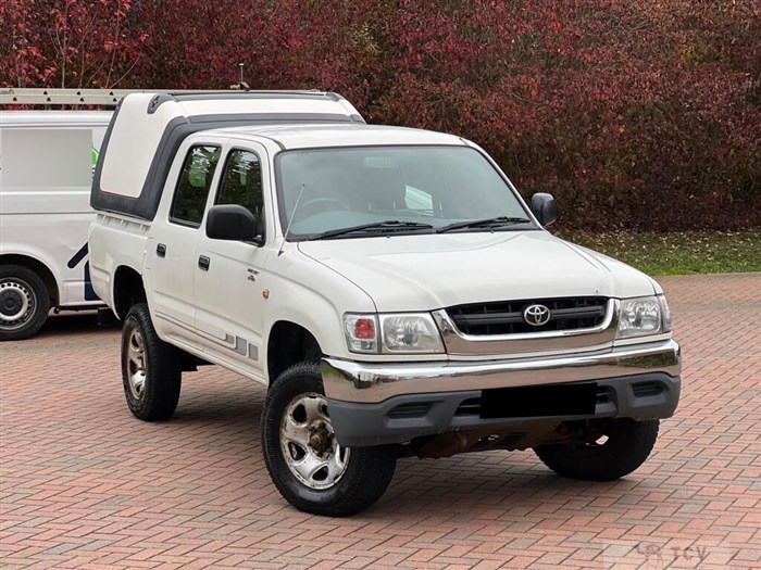 2004 Toyota Hilux