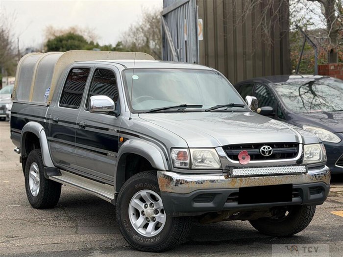 2004 Toyota Hilux