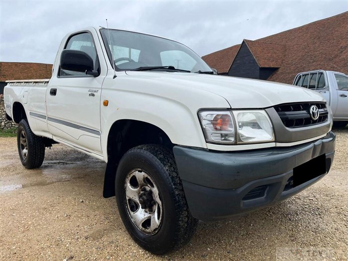 2002 Toyota Hilux
