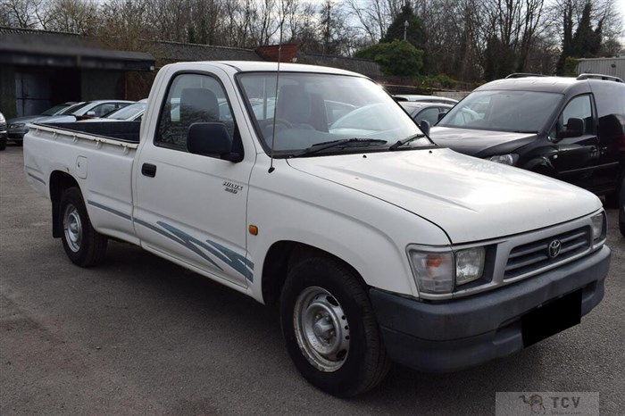 2000 Toyota Hilux