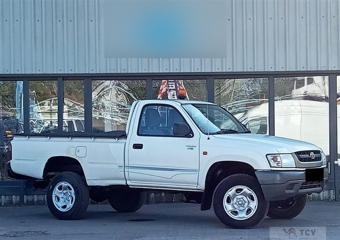 2003 Toyota Hilux