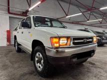 2000 Toyota Hilux