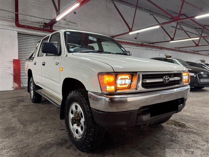 2000 Toyota Hilux