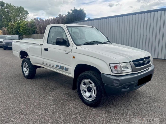 2005 Toyota Hilux