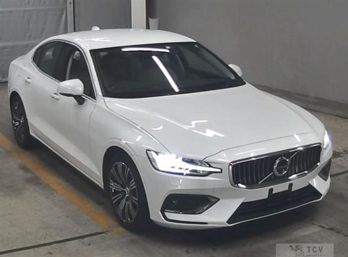 2020 Volvo S40