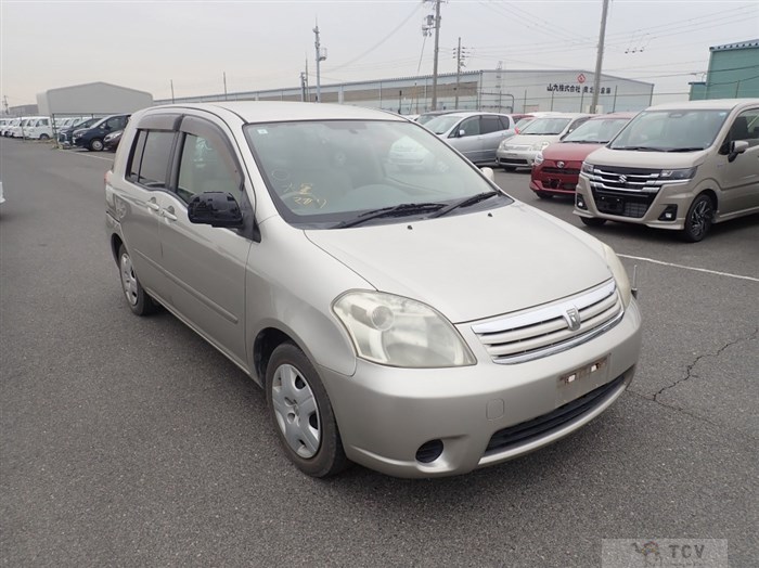 2005 Toyota Raum