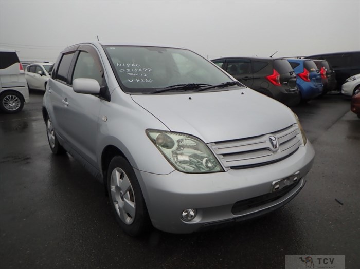 2005 Toyota IST