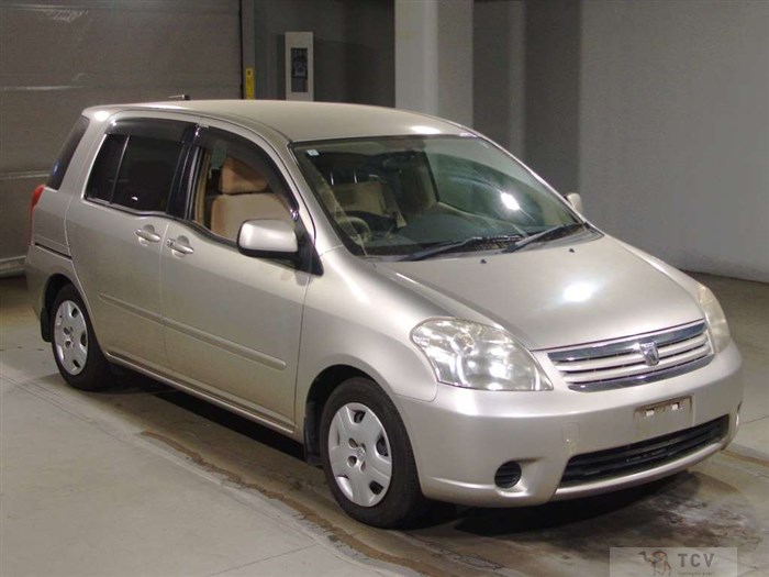 2005 Toyota Raum