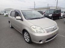 2004 Toyota Raum