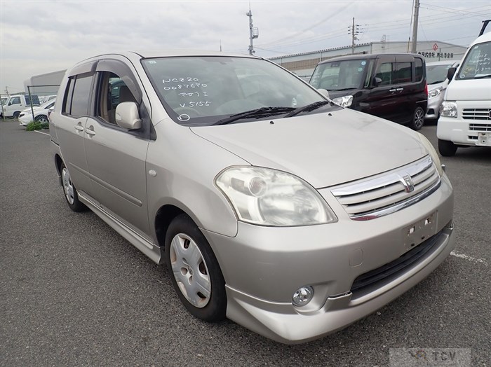 2005 Toyota Raum