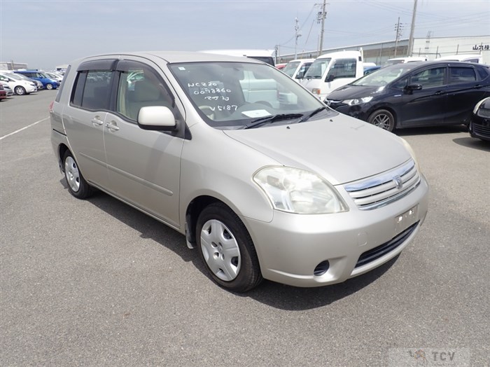 2005 Toyota Raum