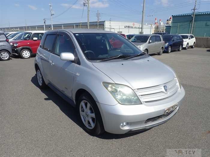 2003 Toyota IST