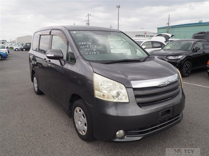 2009 Toyota Noah