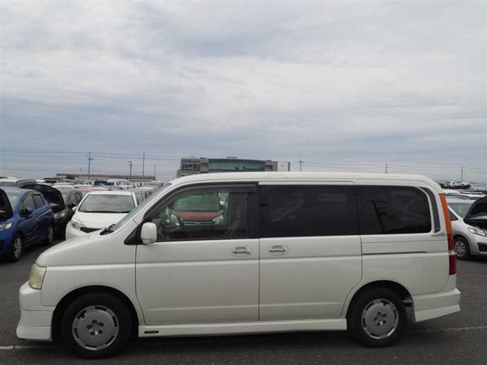 Honda Step Wgn 2001 photo 4