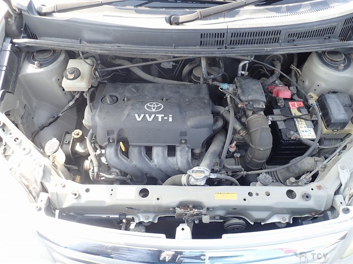 2004 Toyota Raum