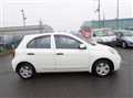 2016 Nissan March
