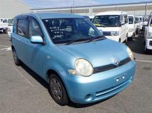 2005 Toyota Sienta