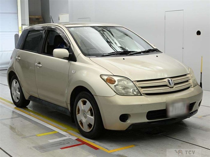 2003 Toyota IST
