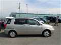 2006 Toyota Raum