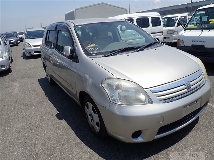 2005 Toyota Raum