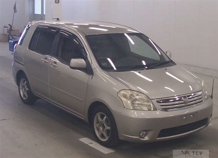 2005 Toyota Raum