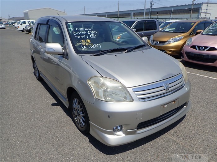 2005 Toyota Raum
