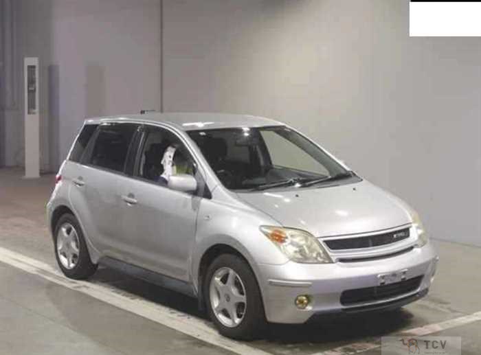 2003 Toyota IST