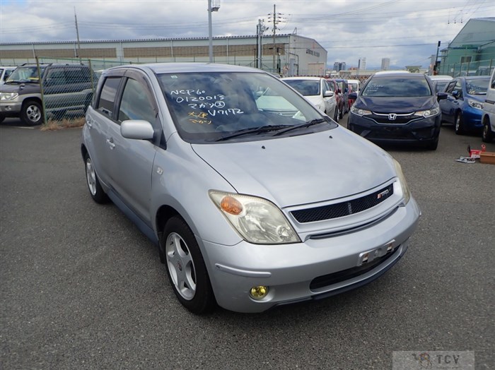 2003 Toyota IST