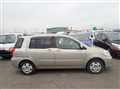 2003 Toyota Raum