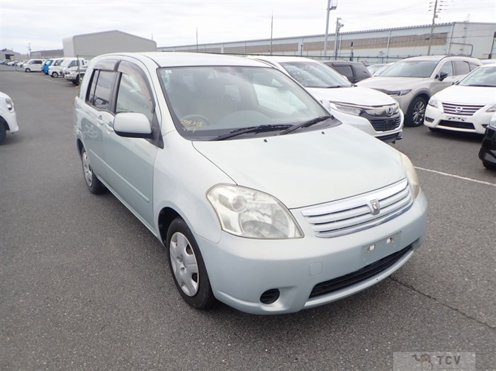 2005 Toyota Raum
