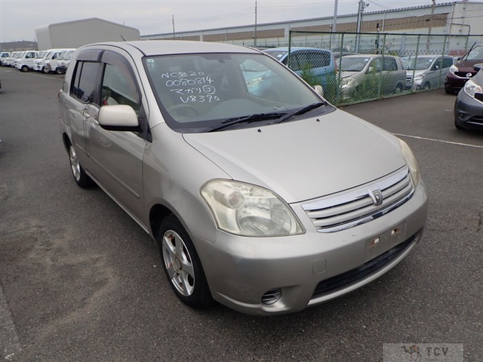 2005 Toyota Raum
