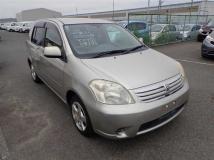 2005 Toyota Raum