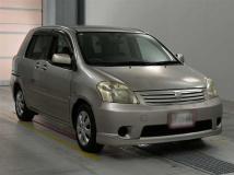 2003 Toyota Raum