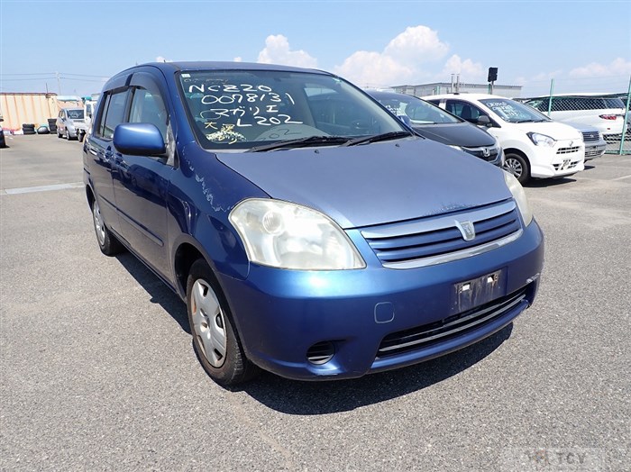 2005 Toyota Raum
