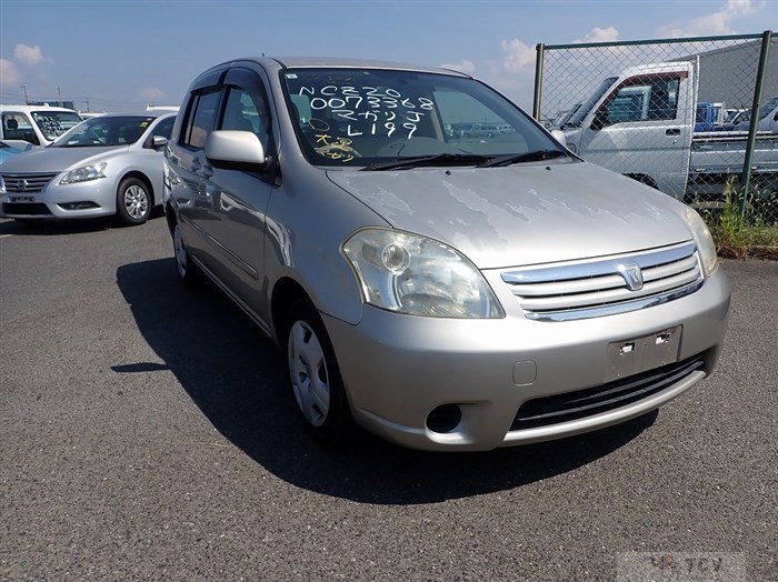 2005 Toyota Raum