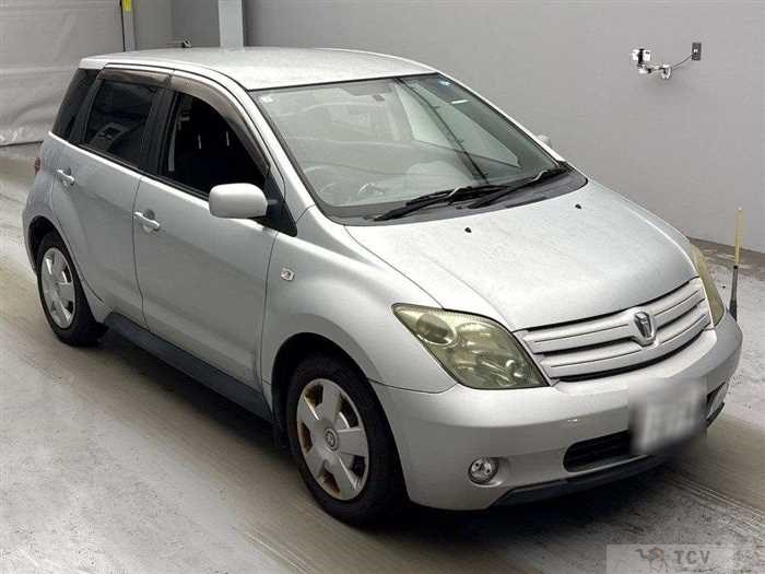 2005 Toyota IST