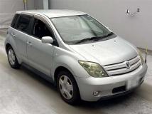 2005 Toyota IST