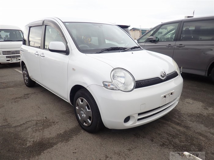2005 Toyota Sienta