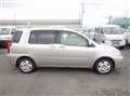 2005 Toyota Raum