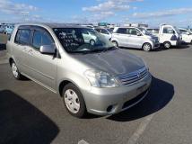 2004 Toyota Raum