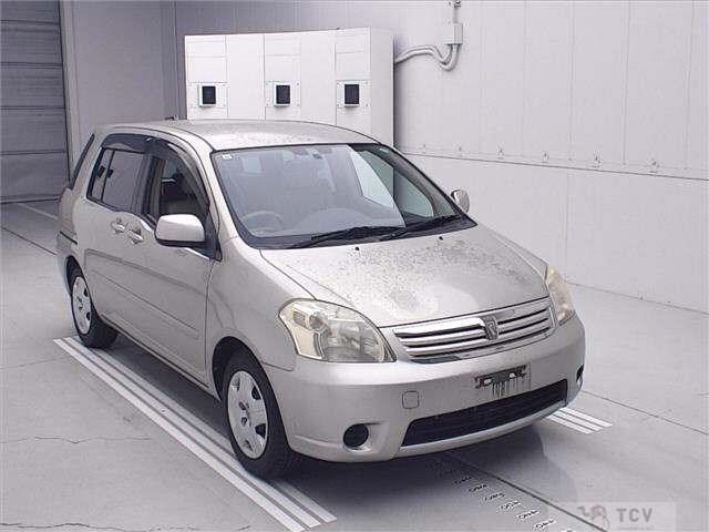 2003 Toyota Raum