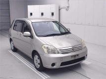 2003 Toyota Raum